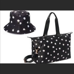 New! Alice + Olivia Black Daisy Print Duffle Bag and Reversible Bucket Hat 🎄🎁
